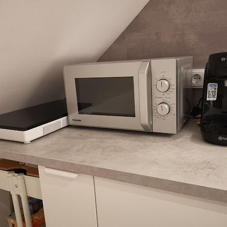 Dachzimmer Mit Kochecke Und Duschbad, Nahe Messe Hannover Ngoại thất bức ảnh